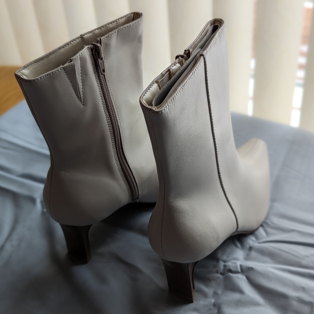Ladies dressy ankle boots. - Picture 2 of 10